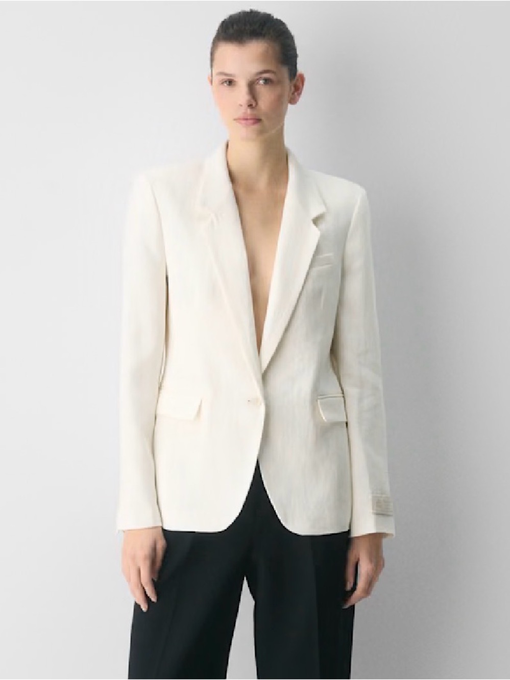 Aritiza Babaton
Producer Blazer - PowerLinen™